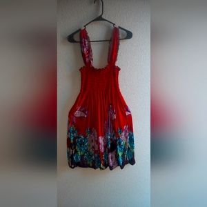 Super cute,  flowing sun dress with stretchy bodice